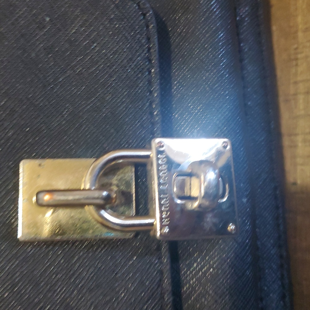 Henri Bendel Black Crossbody Bag with Gold Chain - Picture 2 of 14